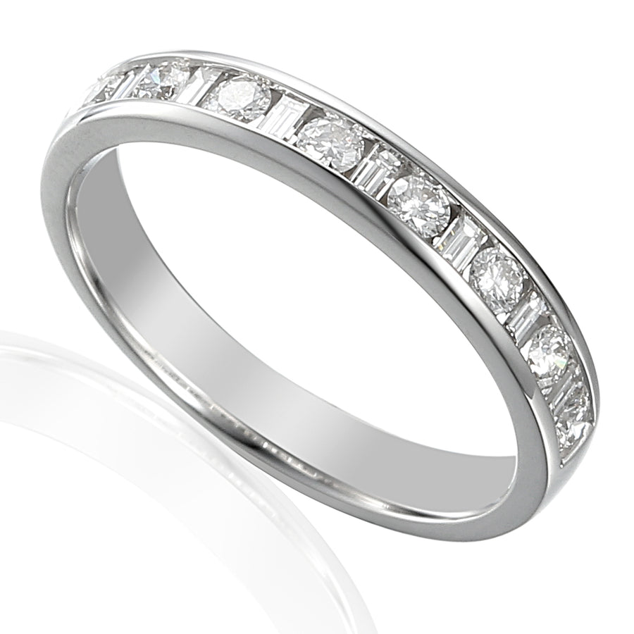 18ct White Gold 0.26ct Baguette/ Round Diamond Ring