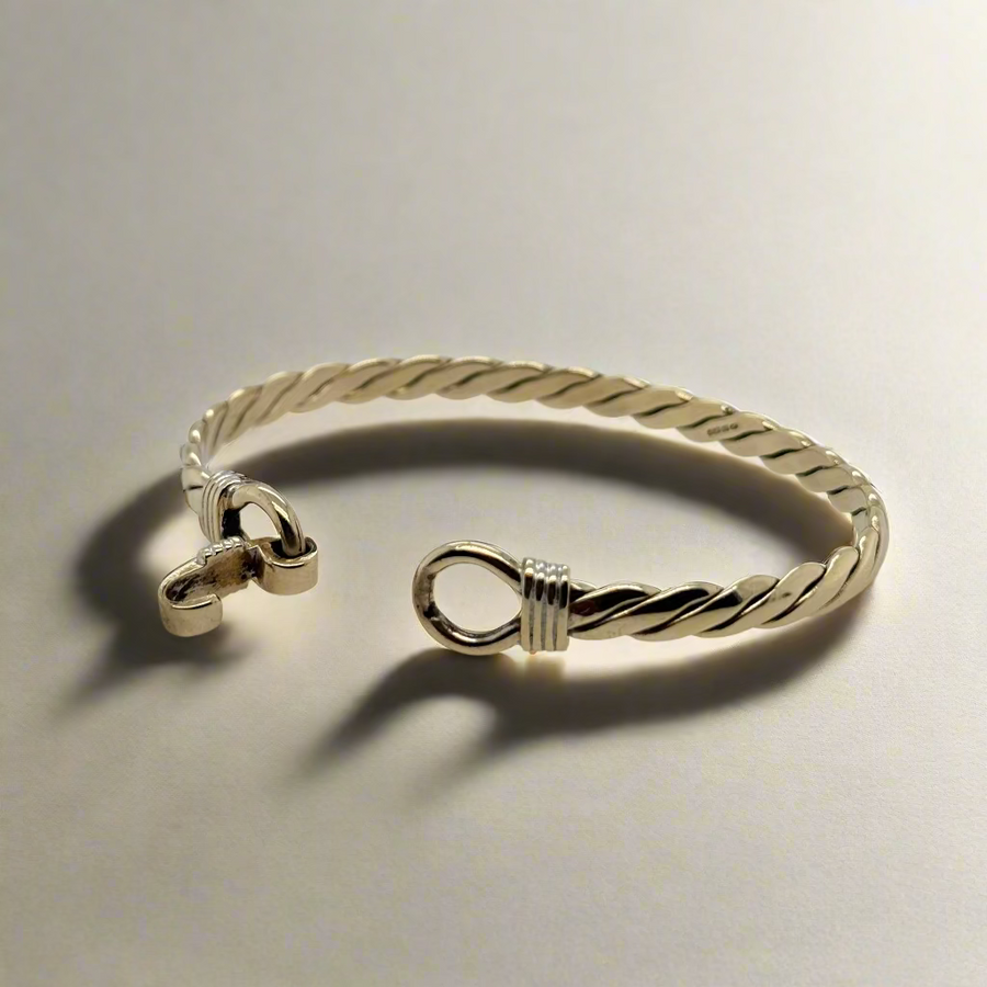 Previously Owned 9ct Yellow Gold Twisted Oval Hook Bangle