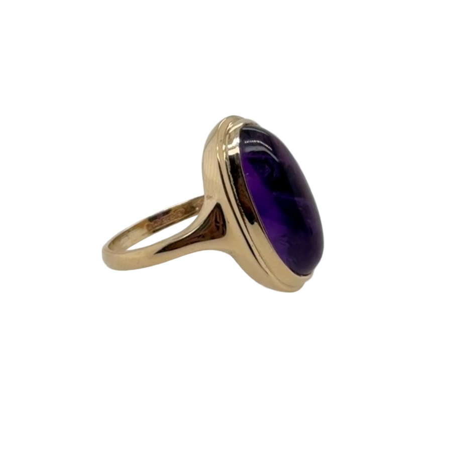 Previously Owned 9ct Yellow Gold Oval Amethyst Cabochon Ring