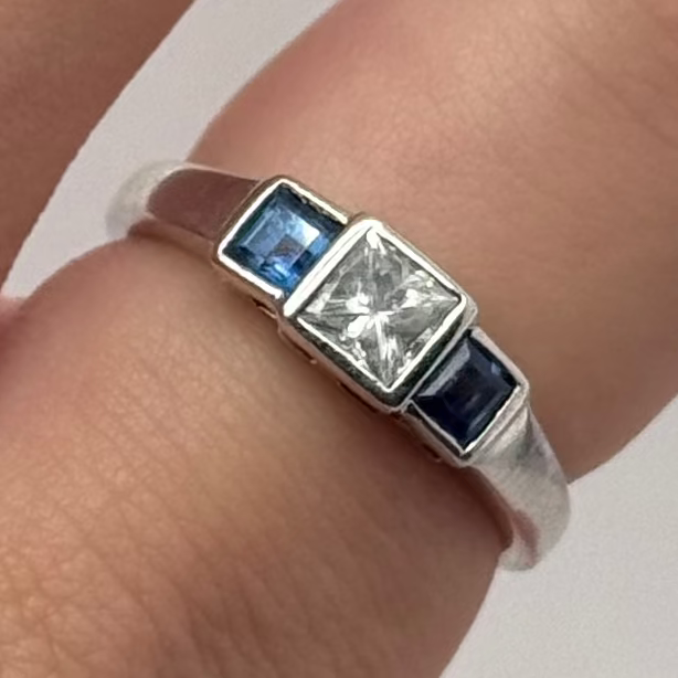 Previously Owned 18ct White Gold 0.40ct Princess Cut Diamond & Sapphire Ring