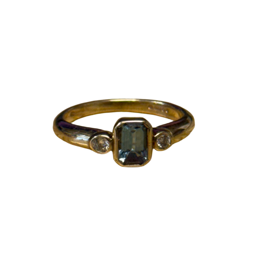 Previously Owned 9ct Yellow Gold Blue Topaz & Diamond Set Ring