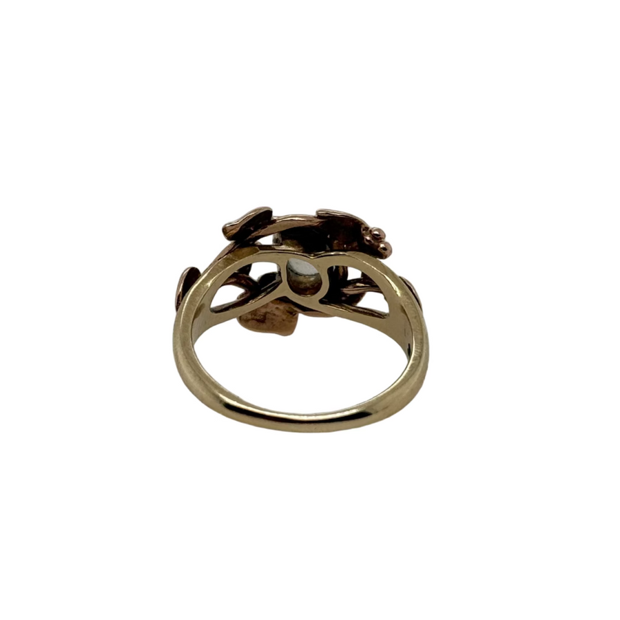 Previously Owned 9ct Yellow/Rose Gold & Moonstone Cloagu Ring