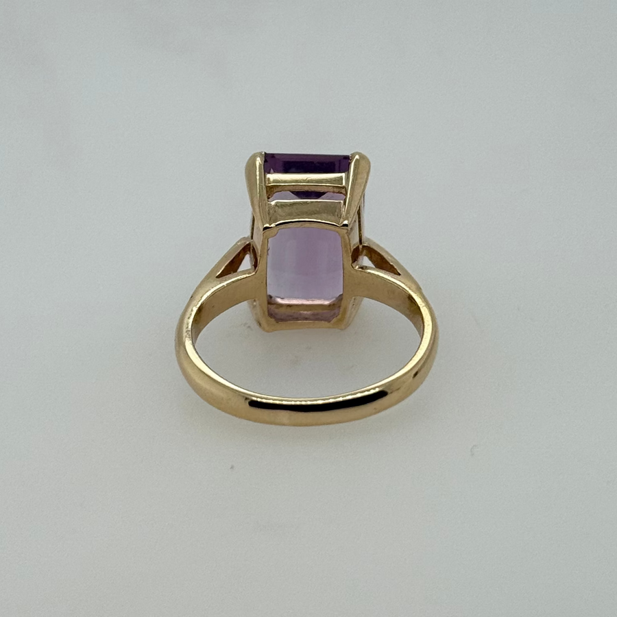 Previously Owned 9ct Yellow Gold Amethyst Dress Ring