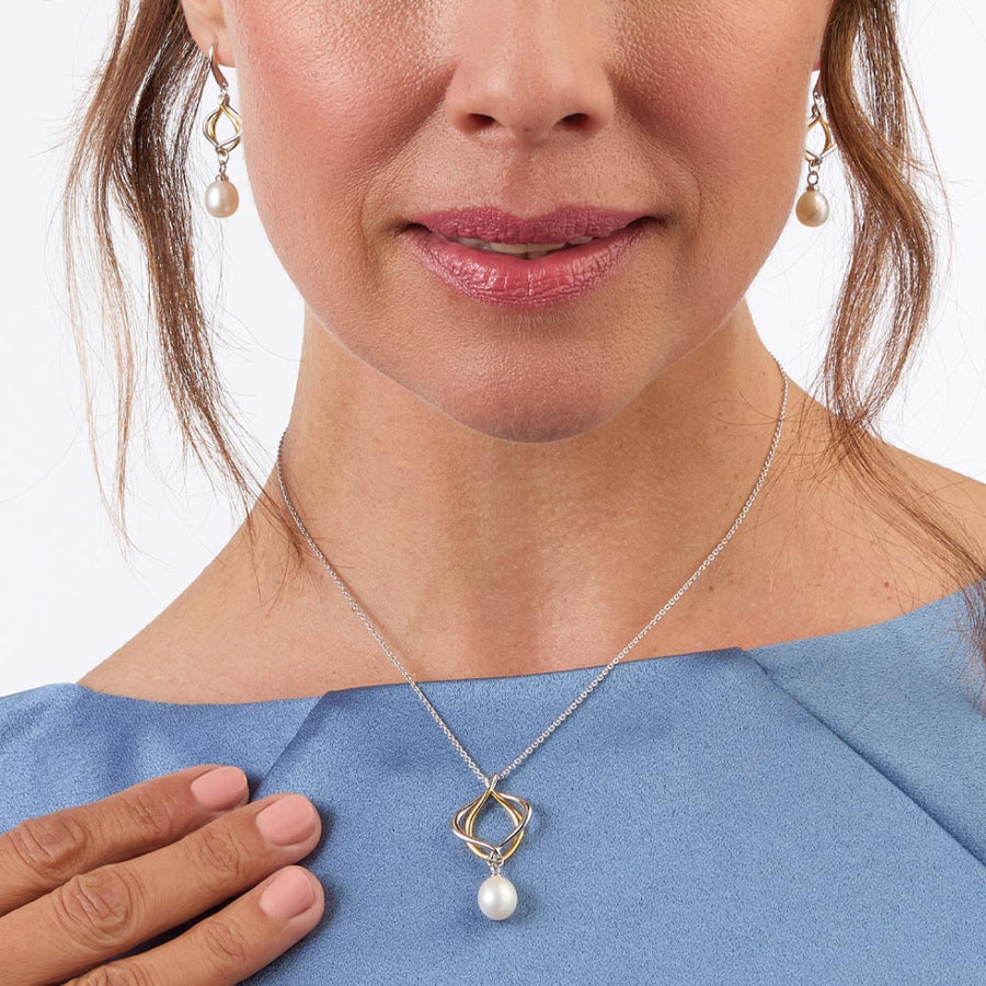 Kit Heath Two-Tone Alicia Golden Pearl Necklace