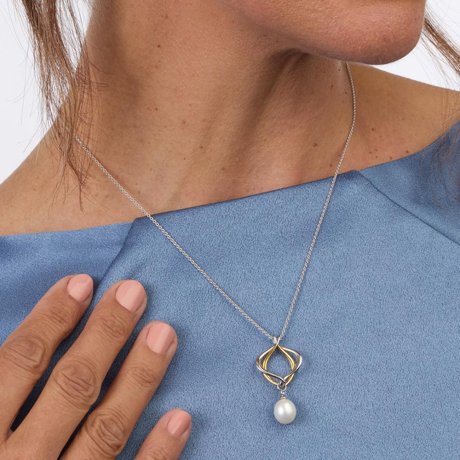 Kit Heath Two-Tone Alicia Golden Pearl Necklace