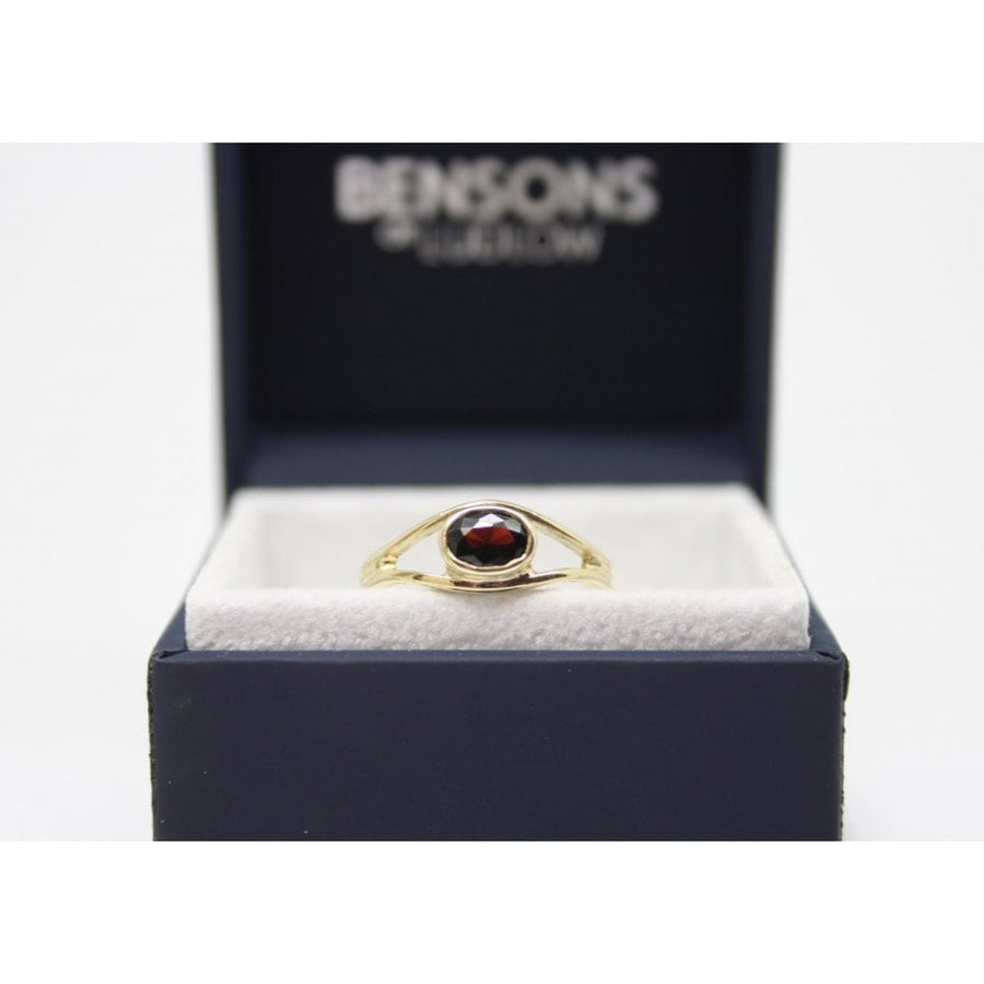 Bensons Originals 9ct Yellow Gold Garnet Ring