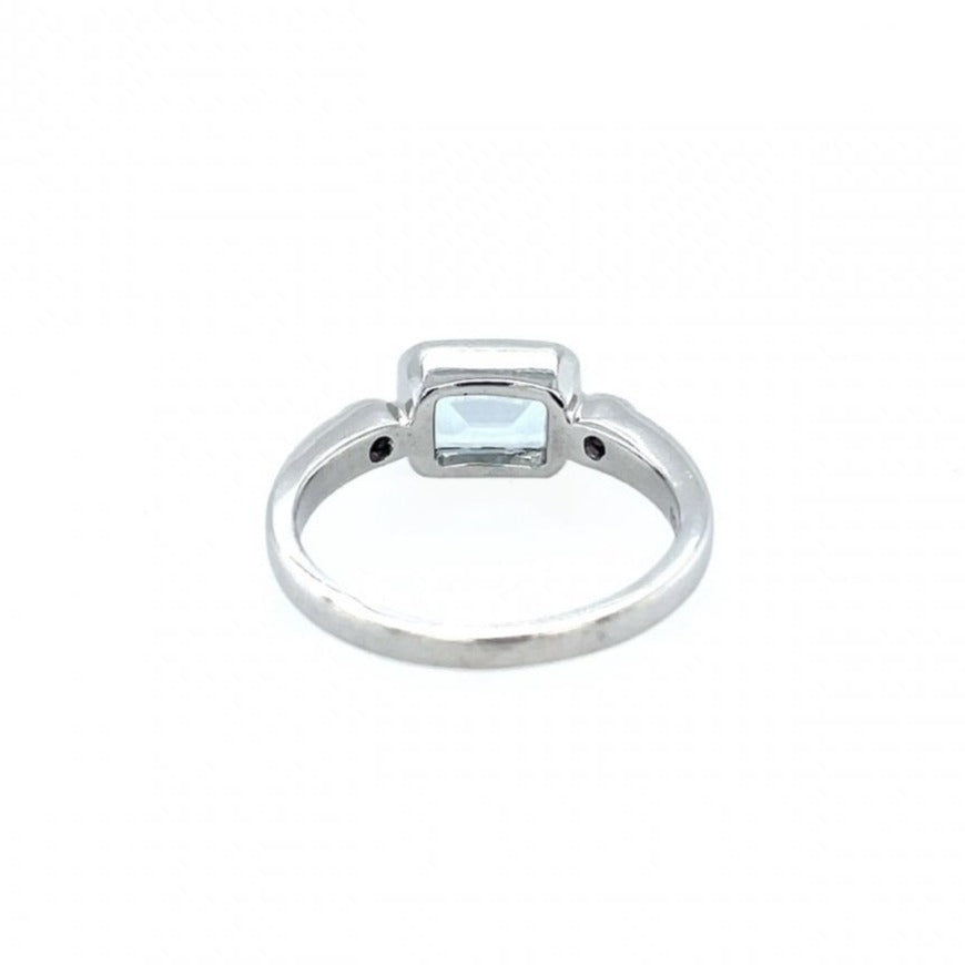 Previously Owned 18ct White Gold Aquamarine & Diamond Set Ring